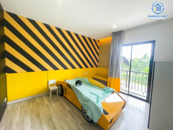 *****ทาวน์โฮมมือสองกรุงเทพมหานคร ม.วิลลาอัลเบลโล่ กรุงเทพ-กรีฑา #หลังมุม เนื้อที่กว้างถึง 72 ตร.ว. ฟังก์ชัน 3 ห้องนอน 3 ห้องน้ำ สามารถจอดรถได้ 4 คัน ทาวน์โฮมที่เหมือนได้บ้านเดี่ยว บนทำเลเยี่ยม ติด ถ.กรุงเทพกรีฑา เชื่อมต่อ ถ.ศรีนครินทร์-ร่มเกล้า